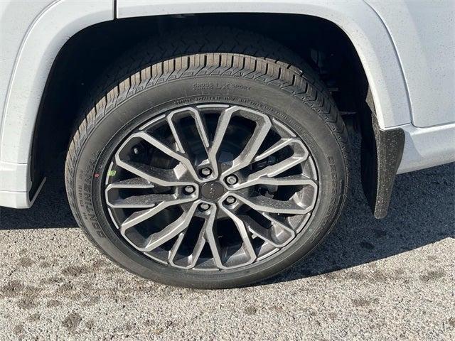 new 2025 Jeep Grand Cherokee L car, priced at $65,476