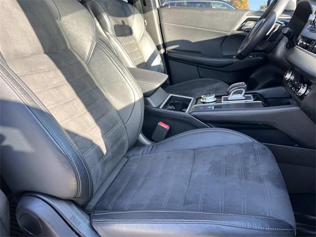 used 2023 Mitsubishi Outlander car, priced at $25,990