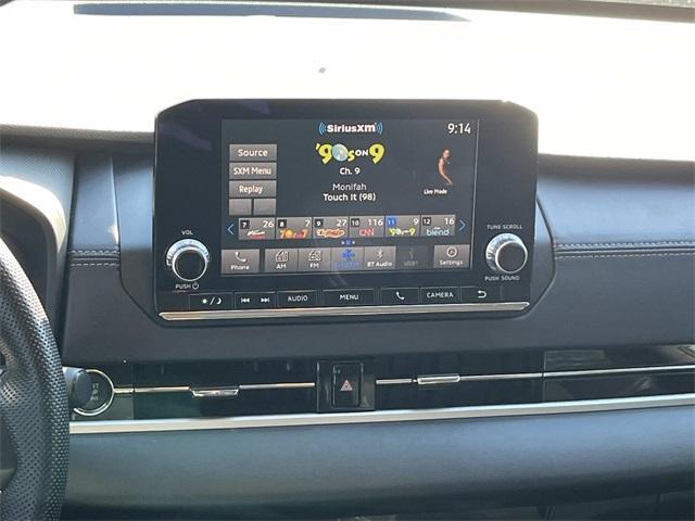 used 2023 Mitsubishi Outlander car, priced at $25,990