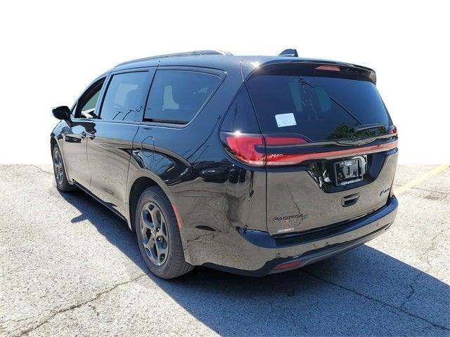 new 2025 Chrysler Pacifica Hybrid car, priced at $43,880