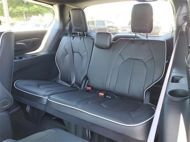 new 2025 Chrysler Pacifica Hybrid car, priced at $43,880