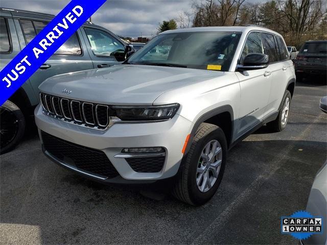 used 2022 Jeep Grand Cherokee car, priced at $35,900