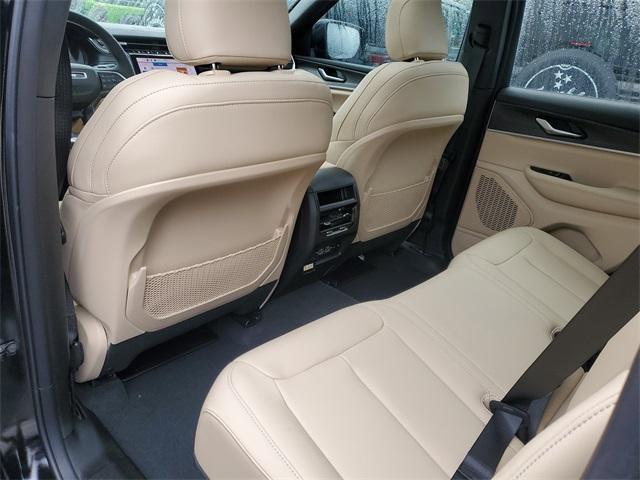 new 2025 Jeep Grand Cherokee car, priced at $46,245
