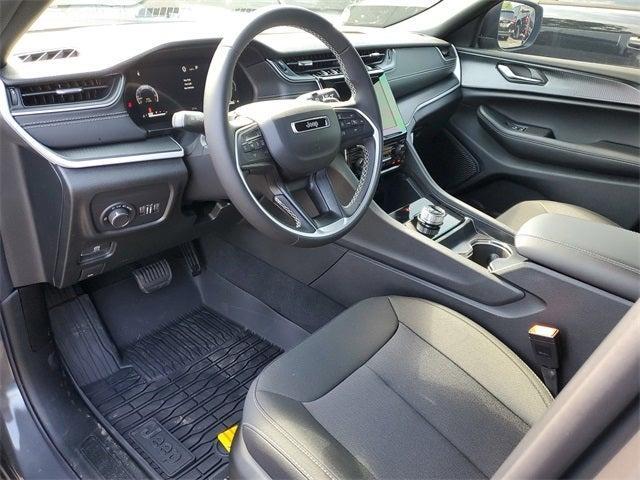 new 2025 Jeep Grand Cherokee car, priced at $41,300
