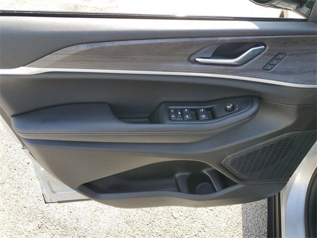 used 2025 Jeep Grand Cherokee L car, priced at $49,991