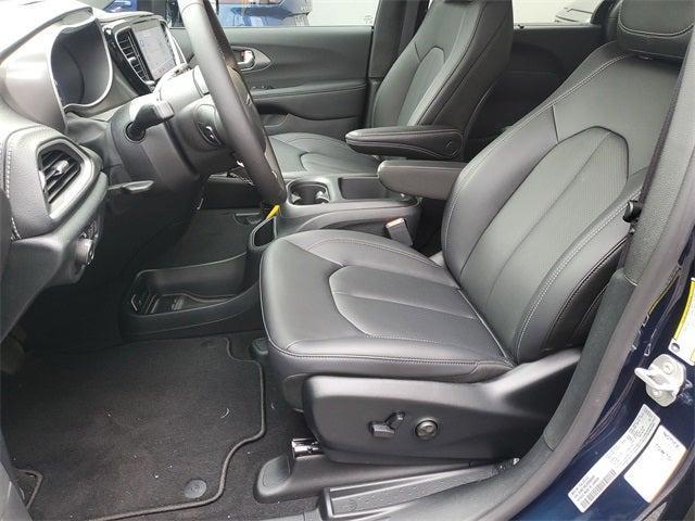 new 2025 Chrysler Pacifica car, priced at $49,067