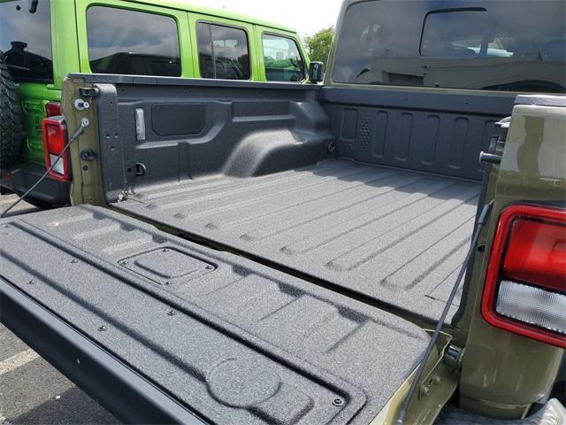 new 2025 Jeep Gladiator car, priced at $43,882