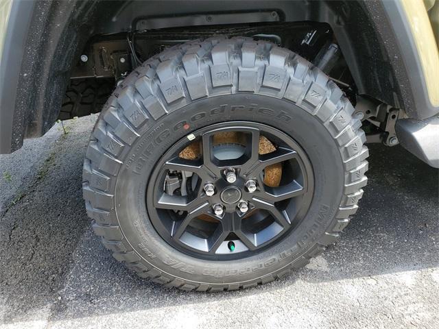 new 2025 Jeep Gladiator car, priced at $43,882