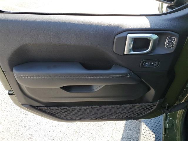 used 2022 Jeep Wrangler Unlimited car, priced at $37,992
