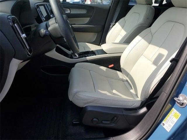 used 2023 Volvo XC40 car, priced at $34,564