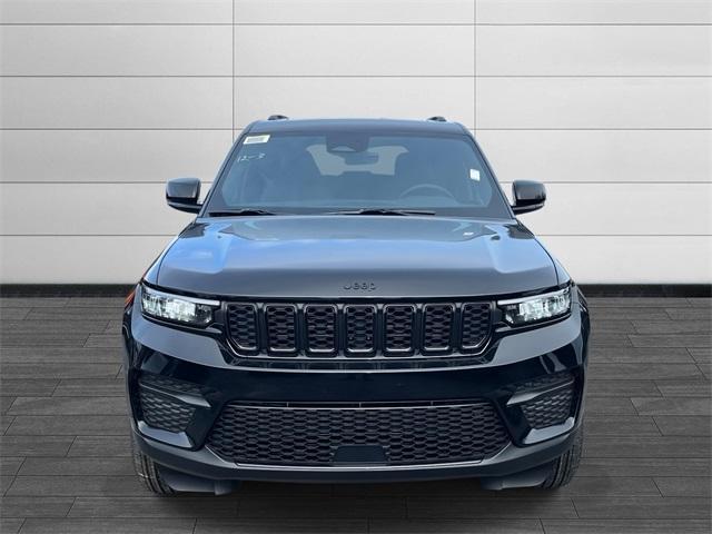 new 2025 Jeep Grand Cherokee car, priced at $38,375