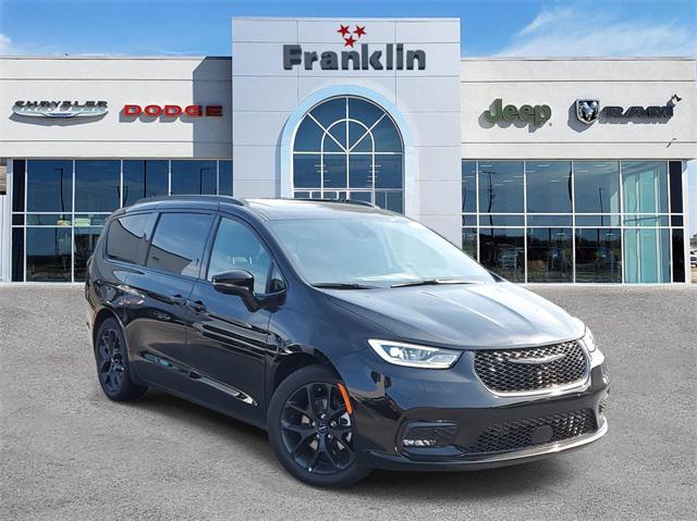 new 2024 Chrysler Pacifica car, priced at $45,598