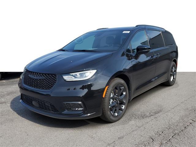 new 2024 Chrysler Pacifica car, priced at $42,598