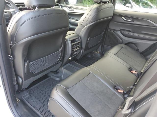 new 2025 Jeep Grand Cherokee car, priced at $43,924