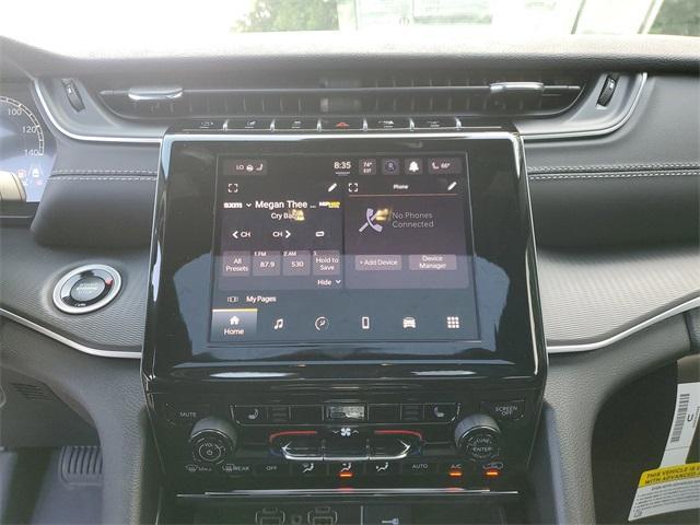 new 2025 Jeep Grand Cherokee car, priced at $45,060