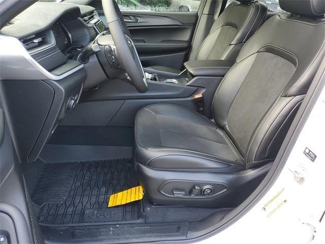 new 2025 Jeep Grand Cherokee car, priced at $43,924