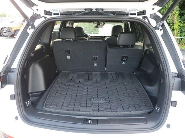new 2025 Jeep Grand Cherokee car, priced at $45,060
