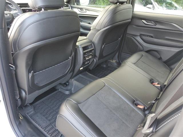 new 2025 Jeep Grand Cherokee car, priced at $45,060