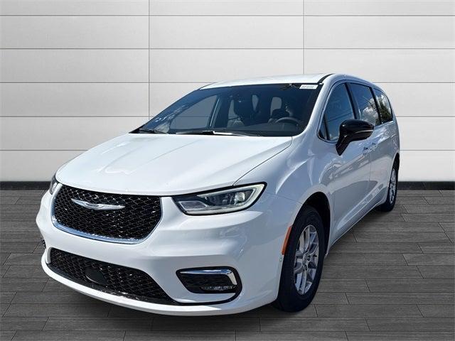new 2026 Chrysler Pacifica car, priced at $41,773