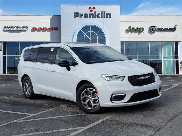 new 2024 Chrysler Pacifica car, priced at $49,018