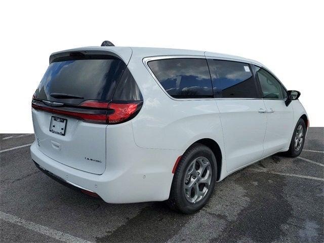 new 2024 Chrysler Pacifica car, priced at $55,665