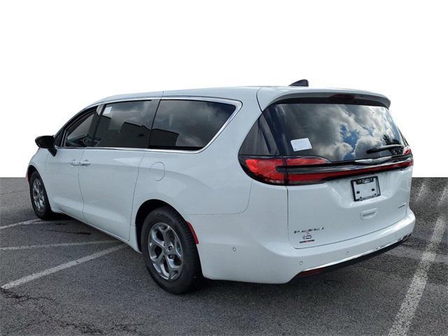 new 2024 Chrysler Pacifica car, priced at $47,018