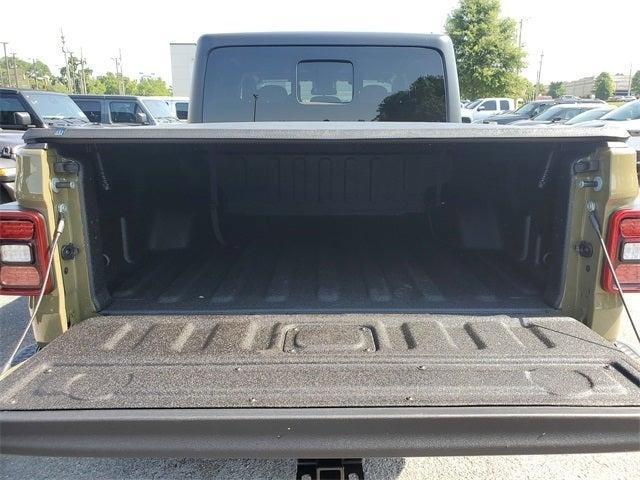 new 2025 Jeep Gladiator car, priced at $48,827