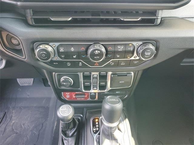 new 2025 Jeep Gladiator car, priced at $48,014