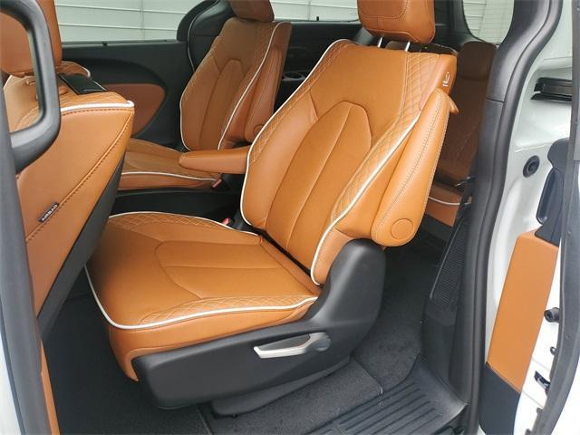 new 2025 Chrysler Pacifica car, priced at $49,818
