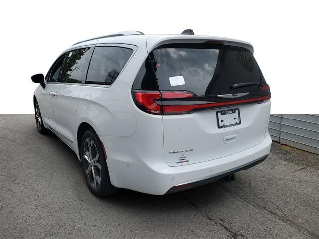 new 2025 Chrysler Pacifica car, priced at $49,818
