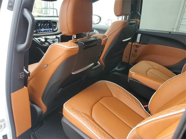 new 2025 Chrysler Pacifica car, priced at $49,818
