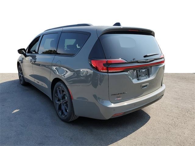 new 2024 Chrysler Pacifica car, priced at $39,683