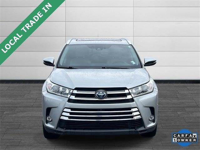 used 2019 Toyota Highlander Hybrid car, priced at $30,990