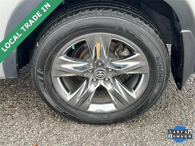 used 2019 Toyota Highlander Hybrid car, priced at $30,990