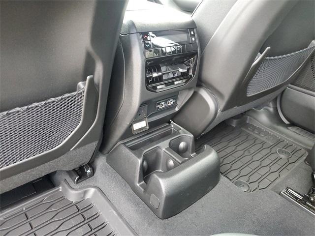 new 2025 Jeep Grand Cherokee L car, priced at $44,392
