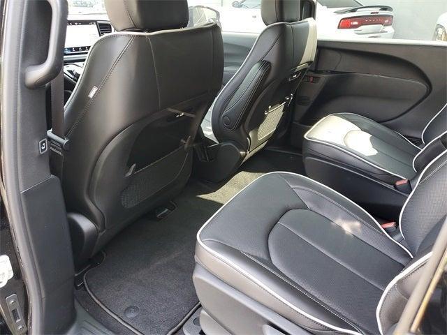 new 2025 Chrysler Pacifica Hybrid car, priced at $43,880