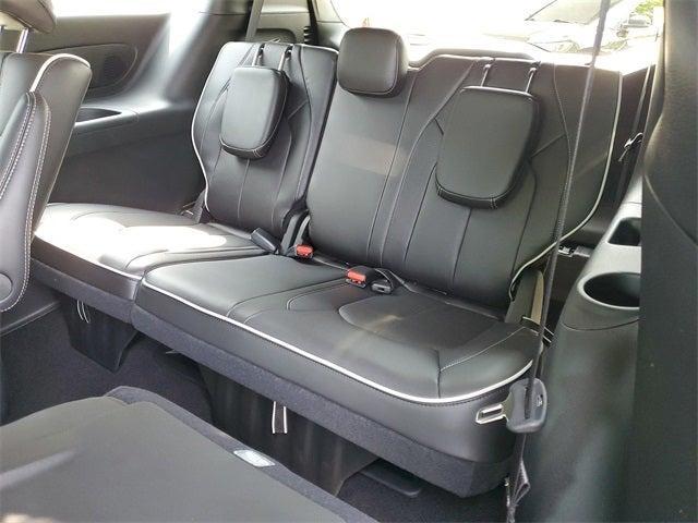 new 2025 Chrysler Pacifica Hybrid car, priced at $43,880