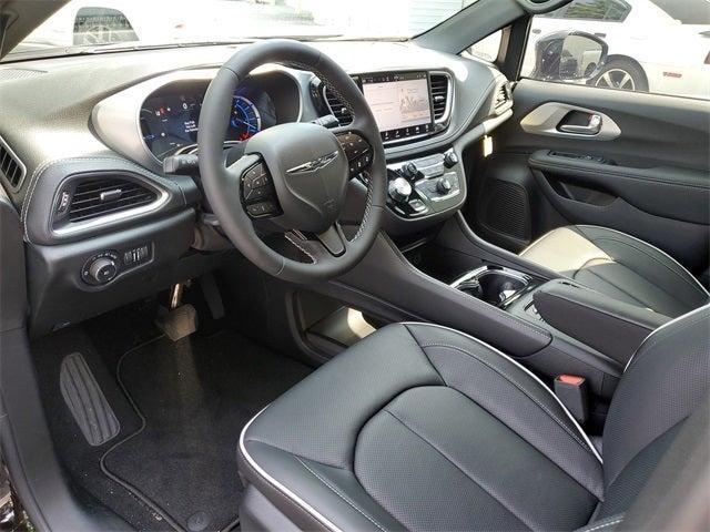 new 2025 Chrysler Pacifica Hybrid car, priced at $43,880