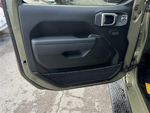 new 2025 Jeep Wrangler car, priced at $46,413