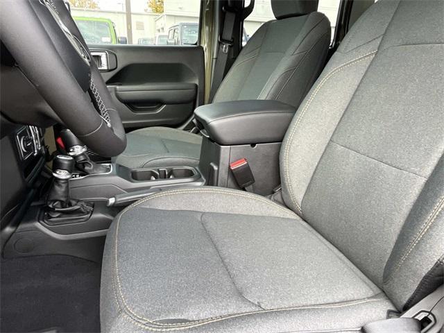 new 2025 Jeep Wrangler car, priced at $46,413