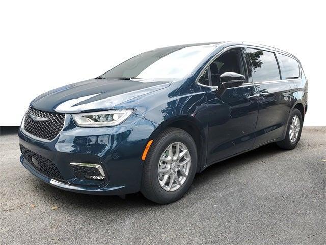 new 2025 Chrysler Pacifica car, priced at $42,527