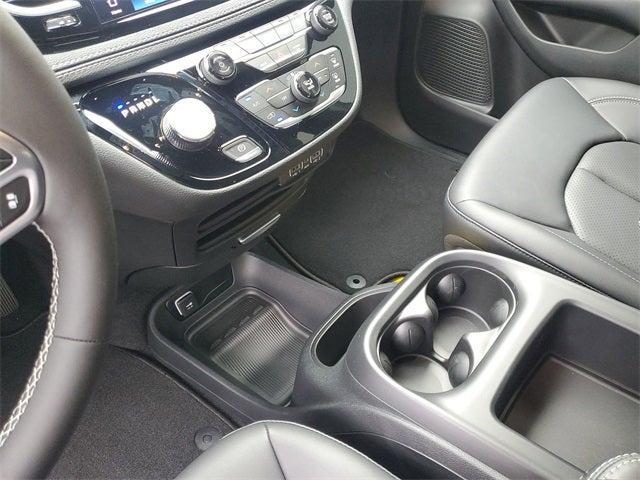 new 2025 Chrysler Pacifica car, priced at $42,527
