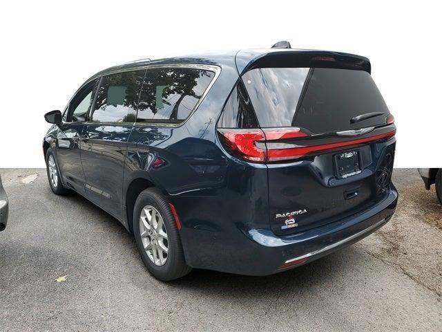 new 2025 Chrysler Pacifica car, priced at $42,527