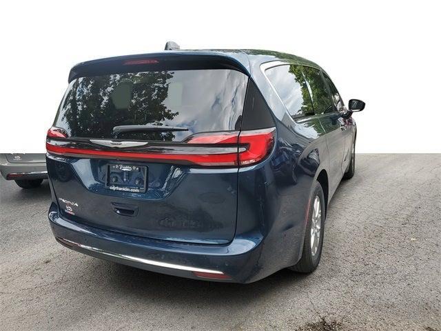 new 2025 Chrysler Pacifica car, priced at $42,527