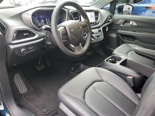 new 2025 Chrysler Pacifica car, priced at $42,527