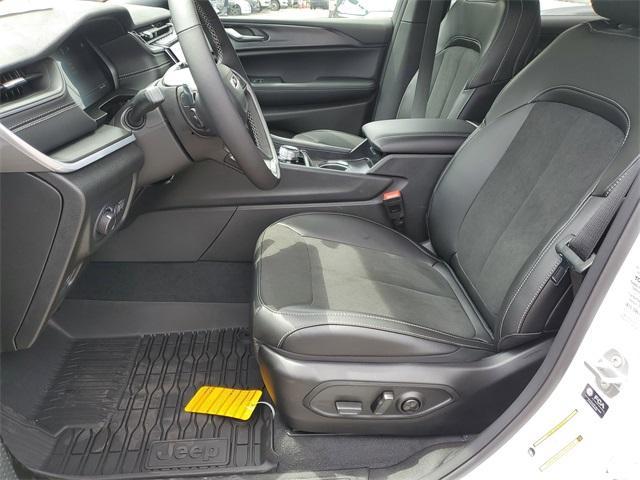 new 2025 Jeep Grand Cherokee L car, priced at $43,797