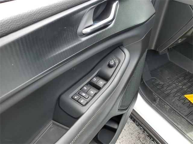 new 2025 Jeep Grand Cherokee L car, priced at $43,797