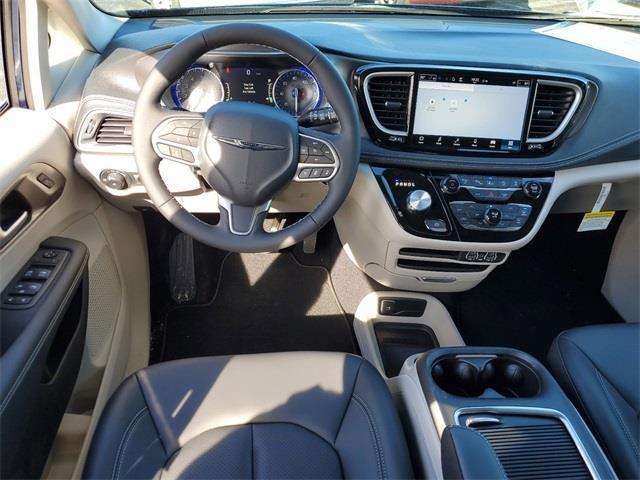 new 2023 Chrysler Pacifica car, priced at $41,634
