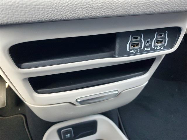 new 2023 Chrysler Pacifica car, priced at $41,634