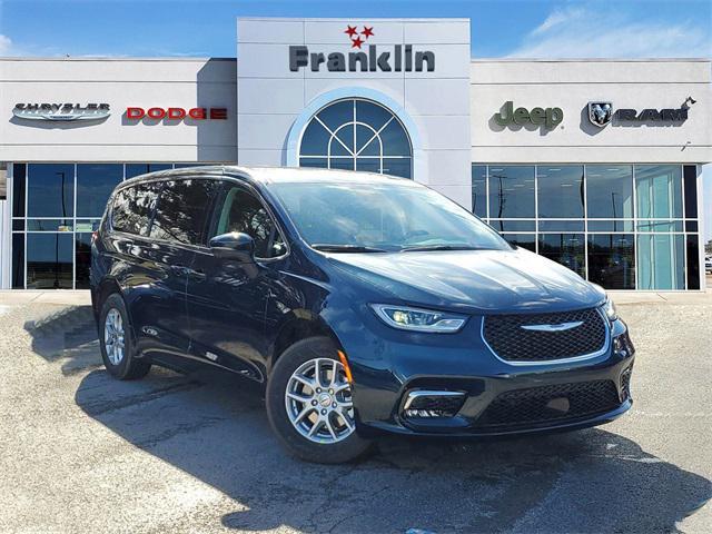 new 2023 Chrysler Pacifica car, priced at $41,634